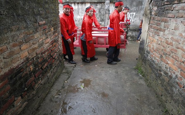 Nhiều ý kiến đề nghị lễ hội vẫn giữ, nhưng nghi thức 