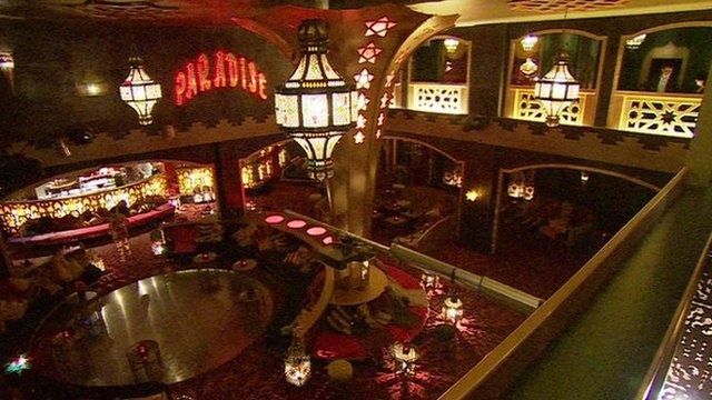 Paradise, Đức: Cơ sở đầu tiên của chuỗi nhà thổ này xuất hiện ở Stuttgart và giờ đã lan ra khắp nước Đức với thiết kế và chất lượng dịch vụ giống hệt nhau. Nơi này được bài trí theo phong cách Morocco. Các khách hàng mặc áo choàng tắm màu rượu vang, các cô gái trò chuyện với nhau. Đức đã hợp pháp hóa mại dâm vào năm 2002.