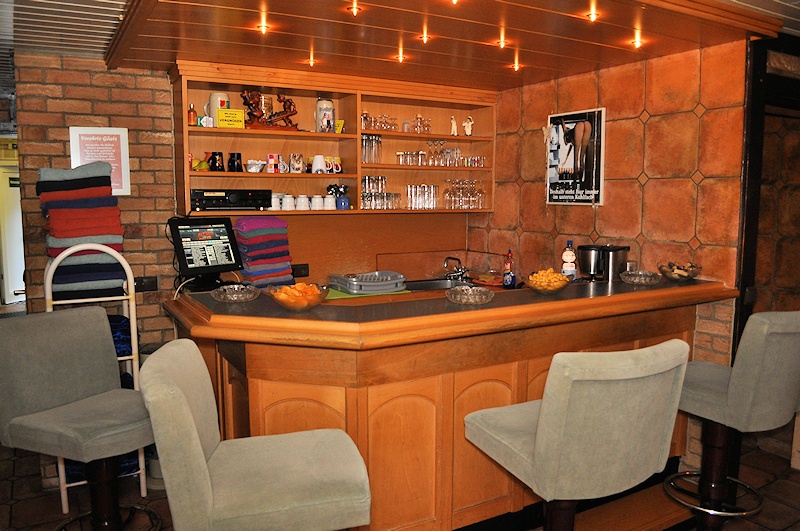 Bernds Sauna Club,  Hennef, Đức: Người Đức thích tắm hơi, và đây là nơi kết hợp giữa một nhà thổ và một nhà tắm hơi khỏa thân. Các nhân viên phục vụ tại đây thường hóa trang vào những dịp đặc biệt như lễ Mardi Gras hay Giáng Sinh. Nhà thổ này còn có một khu vườn để các du khách thư giãn sau khi đã chán hồ bơi.