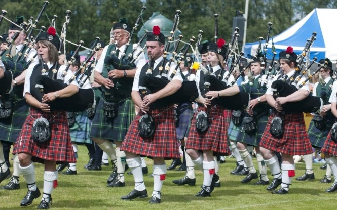 Trang phục truyền thống váy Kilts, Scotland - Ảnh: Rough Guides