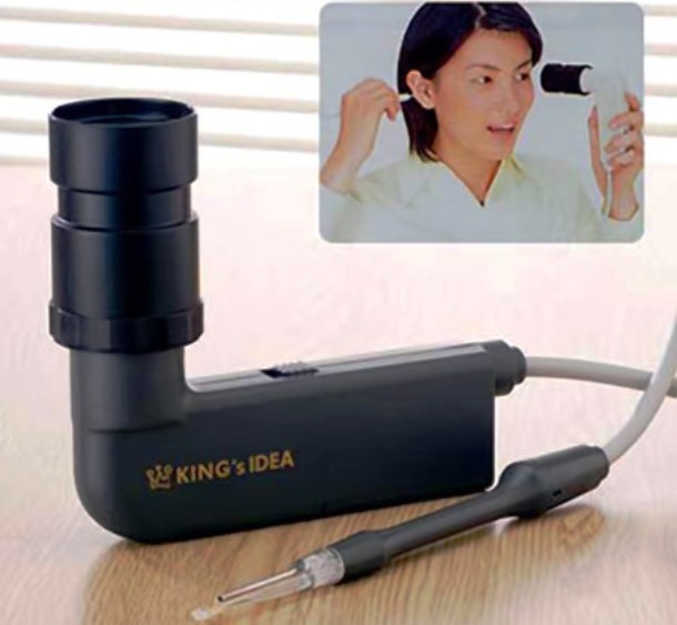 Dụng cụ lấy ráy tai: Phát minh này của người Nhật giúp chúng ta có thể nhìn thấy bên trong tai mình và lấy được ráy tai ra một cách dễ dàng.