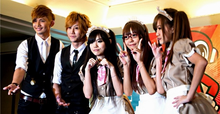 Quán cà phê cho thuê bạn trai/bạn gái: Tại các quán cà phê này, khách hàng sẽ trả khoảng 30-70USD/giờ để được các nhân viên phục vụ của quán chăm sóc, trò chuyện, tâm sự và khen ngợi. Đây là nơi những người độc thân thường tìm đến để giải tỏa căng thẳng, tìm lại cân bằng trong cuộc sống.