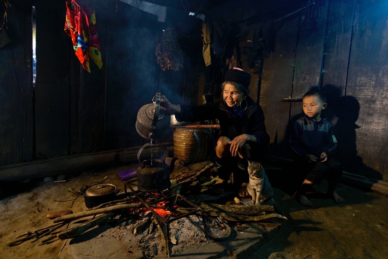 Một ngôi nhà của người dân tộc.