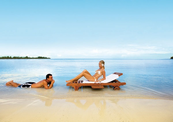 Bãi biển Treasure, Jamaica: Nếu bạn thích biển Caribbe nhưng không thích những khu nghỉ dưỡng được quảng cáo đại trà, bãi biển Treasure là câu trả lời cho bạn. Đây là một trong những khu vực đẹp và yên tĩnh nhất hòn đảo với nhiều khách sạn thú vị, những quán bar thân thiện và bãi biển tuyệt vời.