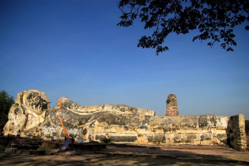 Tượng phật nằm nghiêng