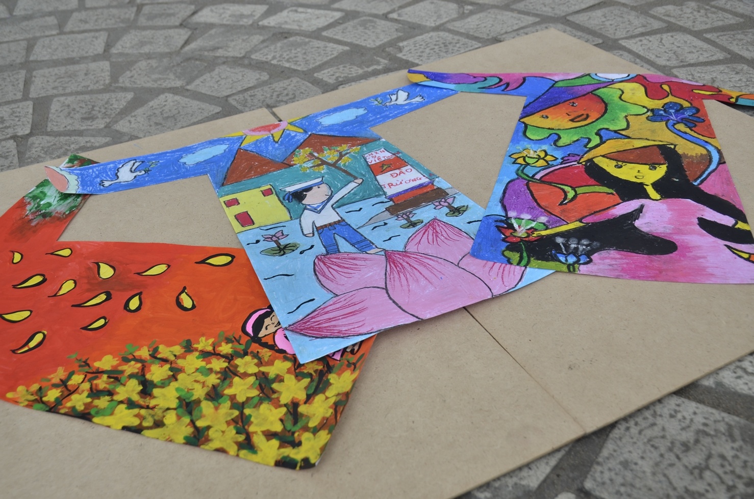 Chủ đề biển đảo cũng được các em quan tâm và thể hiện