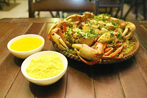 VCua biển (Latin America): Dù bệnh tả giờ đã điều trị được, bạn hãy nhớ quy tắc “nấu kỹ, đun sôi, lột vỏ” khi ăn hải sản. Đầu những năm 1990, một nhóm khách du lịch đã bị bệnh tả do ăn cua ở vùng Latin America. Tôm, trai, sò... đều có thể mang virus bệnh này. Bệnh tả có thể gây chết người nếu nạn nhân bị mất nước quá nhiều.