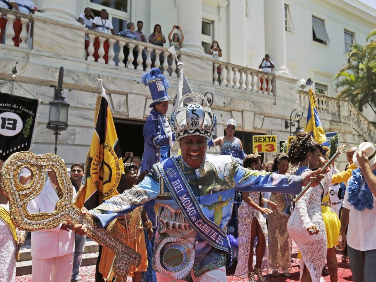 Tiếng ồn ở khắp nơi: Những con phố của Brazil lúc nào cũng tràn ngập âm thanh, tiếng hát, tiếng trò chuyện, huýt sáo, tiếng còi xe... Những chiếc xe, người bán rong và người dân thân thiện của Brazil sẽ khiến bạn thấy ngạc nhiên khi tới quốc gia này.