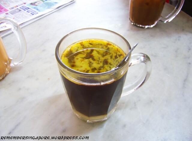 5. Kopi Gu You (cà phê bơ): Món cà phê bơ này là đặc sản của Singapore. Thêm một chút bơ vào sẽ khiến cà phê có mùi thơm và vị đậm đà hơn. 