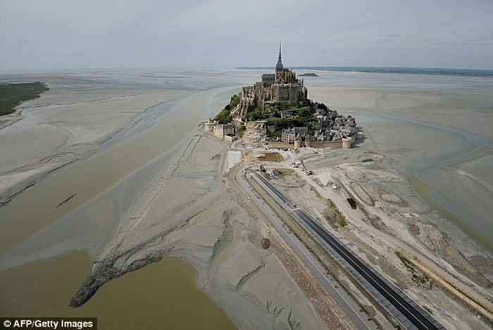 Năm 1228, nhà thờ theo phong cách Gothic được xây dựng và còn lại đến ngày nay