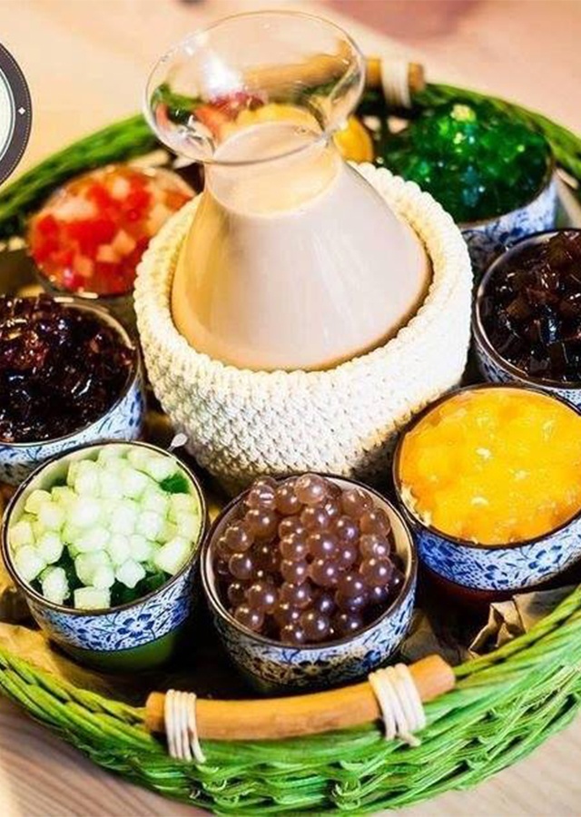 Lẩu trà sữa thú vị, mát lành.