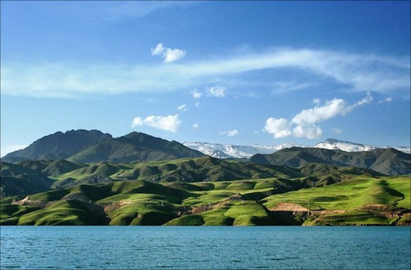 Ahwaz, Iran: Nằm trên bờ sông Kiran, Ahwaz là thành phố nóng bức bậc nhất Iran. Đối mặt với bão cát, nhiệt độ tại đây thường xuyên lên tới 50 độ C, thậm chí có lúc lên tới 65 độ C.