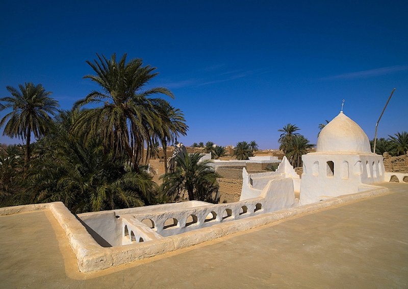 Ghadames, Libya: Dù chỉ là một thành phố nhỏ với khoảng 10.000 dân, nhiệt độ ở Ghadames lại đạt con số không nhỏ chút nào, nóng nhất là vào tháng 6, tháng 7 và tháng 8. Nhiệt độ kỷ lục ở đây là 55,05 độ C.