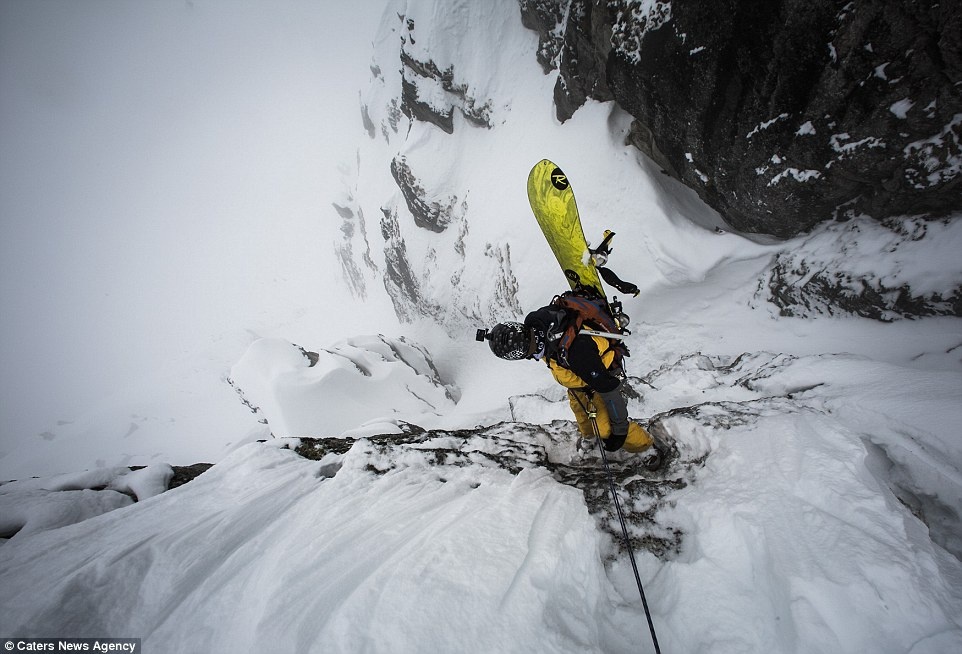 Nguy cơ diễn ra tuyết lở rất cao, các vận động viên phải luôn giữ phong độ tốt nhất. Đây là một sườn núi ở Engelberg, Switzerland