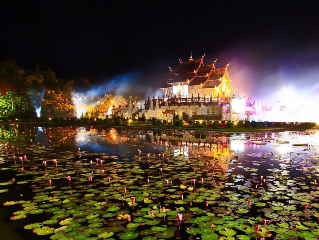 Chiang Mai, Thái Lan: Nổi tiếng với những đền đài tuyệt mĩ và ẩm thực độc đáo, Chiang Mai đem lại cho du khách những trải nghiệm tuyệt vời, đặc biệt là lễ hội đèn trời có một không hai trên thế giới. Tại đây, với khoảng 600.000 đồng một ngày bạn có thể ở được trong những khách sạn đẹp và thưởng thức các món đặc sản ngon lành.