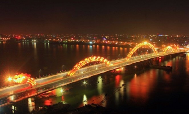 Da Nang: gia phong 'nhay mua' theo phao hoa hinh anh
