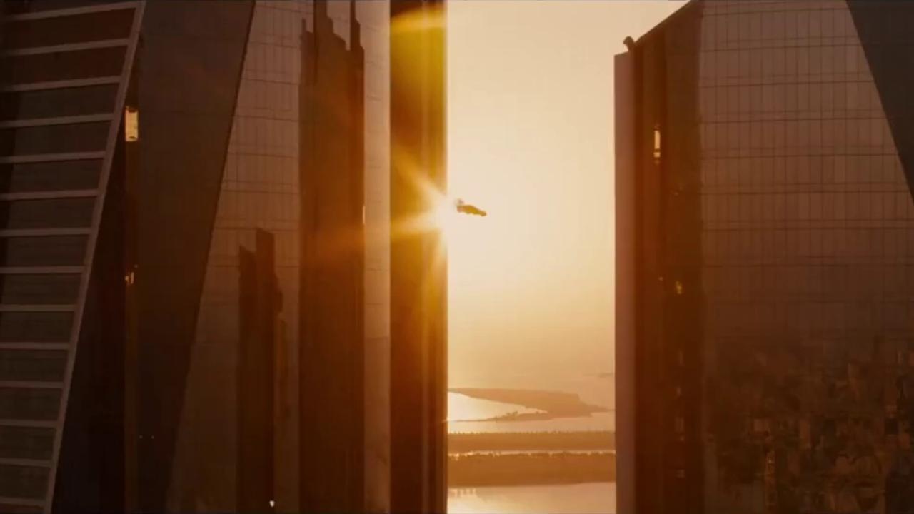 Cụm tháp Etihad: Đây là nơi diễn ra cảnh hành động “vô tiền khoáng hậu” của “Fast & Furious 7”, trong đó Dominic Toretto do Vin Diesel thủ vai lao xe từ một tòa tháp sang tòa tháp đối diện.