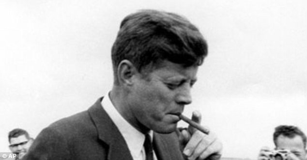 Trước khi ký lệnh cấm vận Cuba, tổng thống John F. Kennedy đã nhập 1.200 điếu xì gà Cuba: Ngày 2 tháng 2 năm 1962, tổng thống Kennedy đã bảo thư ký báo chí của mình, Pierre Salinger, mua càng nhiều xì gà Cuba loại ông thích càng tốt. Salinger mua được 1.200 điếu trước khi lệnh cấm vận kinh tế có hiệu lực. Ngày nay, lệnh cấm vận với Cuba đã được nới lỏng, công dân Mỹ có thể đem lượng hàng hóa trị giá <abbr class=