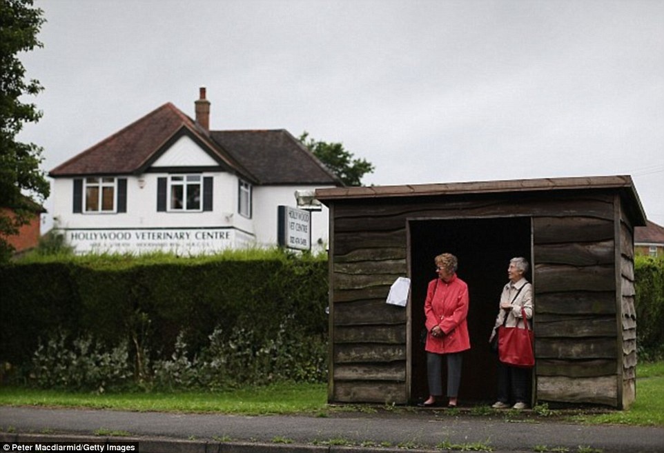 Hollywood (Anh): Ngôi làng nhỏ bé bình dị này hoàn toàn không có chút gì gợi nhắc tới thành phố cùng tên.