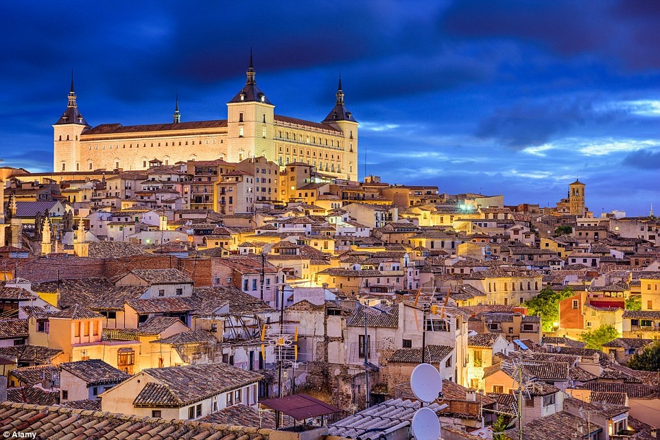 Tour du lich an theo ‘Tro choi vuong quyen’ hinh anh