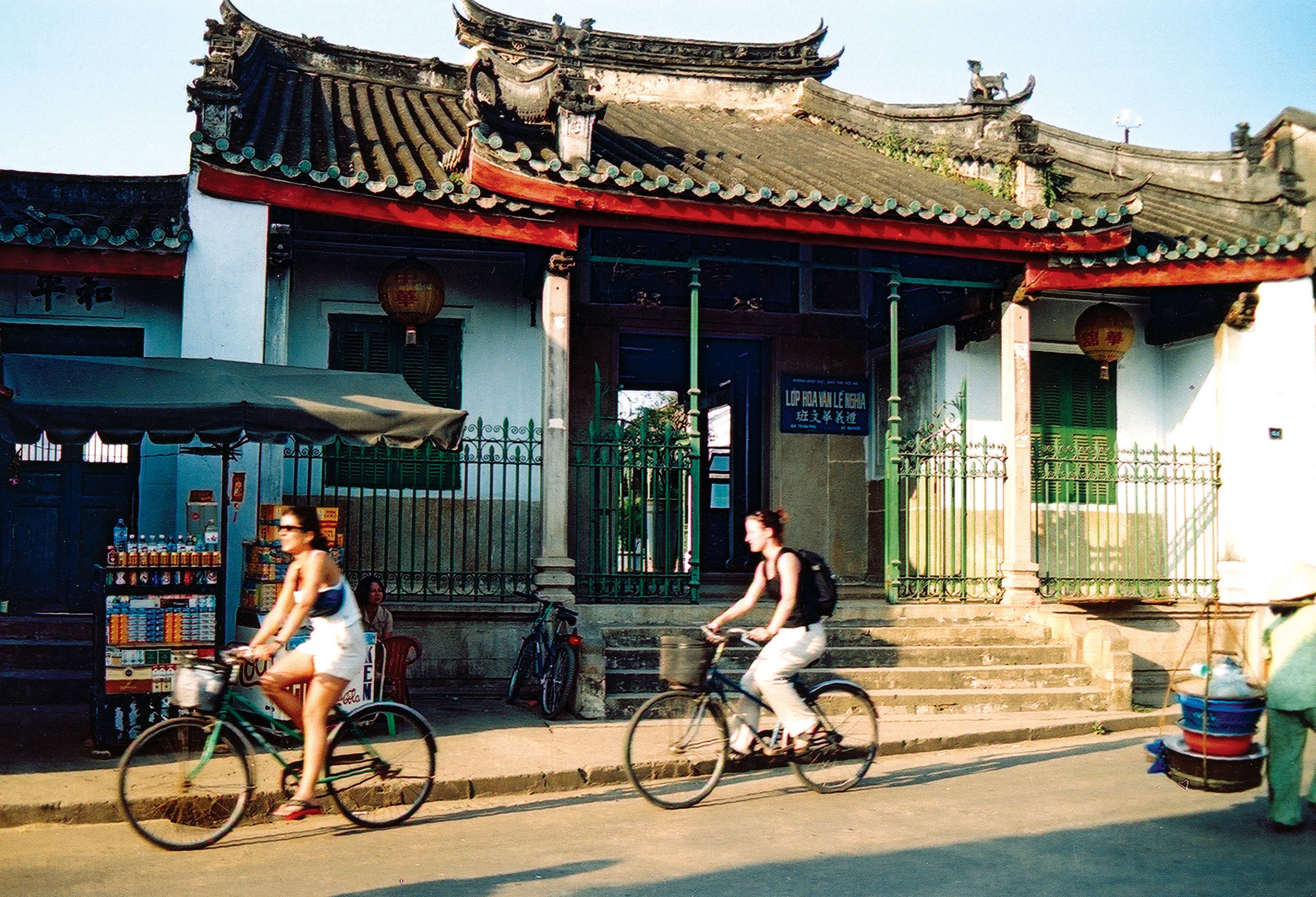 Nen di Da Nang - Hoi An hay Hue? hinh anh
