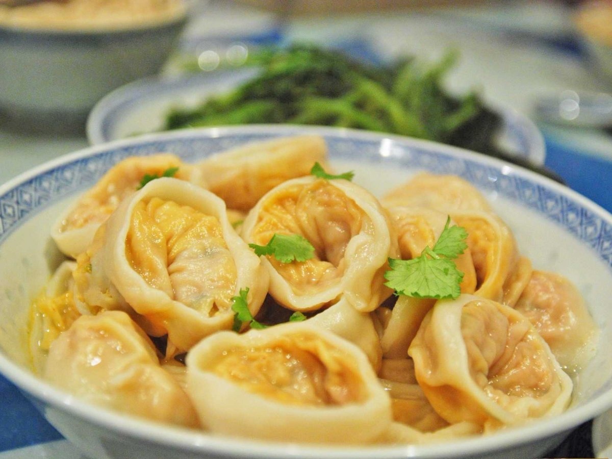 Mandu (Hàn Quốc): Người Hàn mê kim chi tới mức dùng làm nhân bánh, tạo ra một hương vị đặc biệt. 