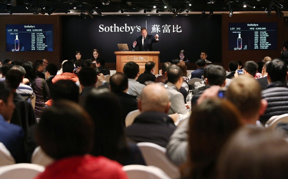 12. Những chai rượu đắt nhất thế giới được bán với giá <abbr class=