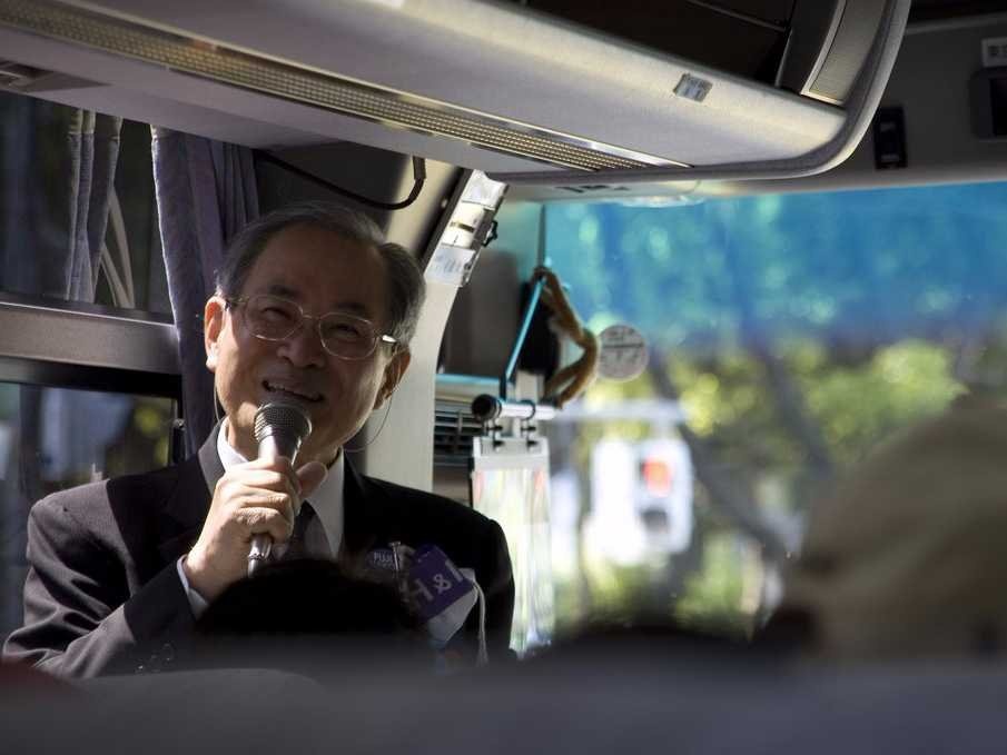 Hướng dẫn miễn phí: Nếu bạn không biết tiếng Nhật thì sẽ tuyệt hơn khi khám phá thành phố với người biết tiếng mà không tốn quá nhiều chi phí. Tổ chức tình nguyện Tokyo Free Guide đưa những người địa phương giàu hiểu biết tới giúp du khách khám phá Tokyo mà không đòi hỏi chi phí hướng dẫn. Đó là một cách tuyệt vời để tận hưởng và tìm hiểu về Tokyo mà không tốn quá nhiều tiền.