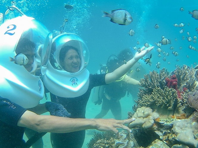 Di bo duoi day bien Nha Trang hinh anh