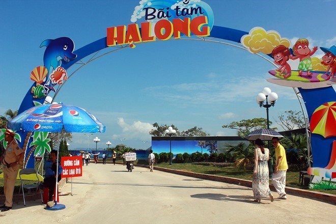 Bãi tắm nhân tạo tại khu du lịch Bãi Cháy được đưa vào hoạt động đúng dịp 30/4.