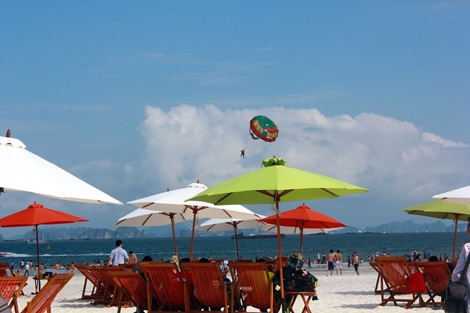 Quảng Ninh xử lý nghiêm các hiện tượng không niêm yết giá, tăng giá dịch vụ.