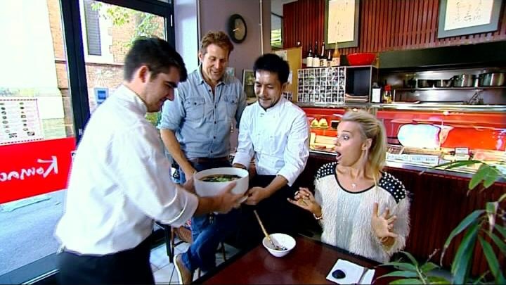 Nhà hàng Komachi Japanese (Australia):  Nhà hàng tại Sydney này đưa ra thử thách ăn bát mì khổng lồ với 2 l nước dùng, 9 lạng mì với một lượng rau và thịt tương đối lớn. Nếu ăn hết, bạn sẽ được miễn phí và nhận được coupon trị giá <abbr class=