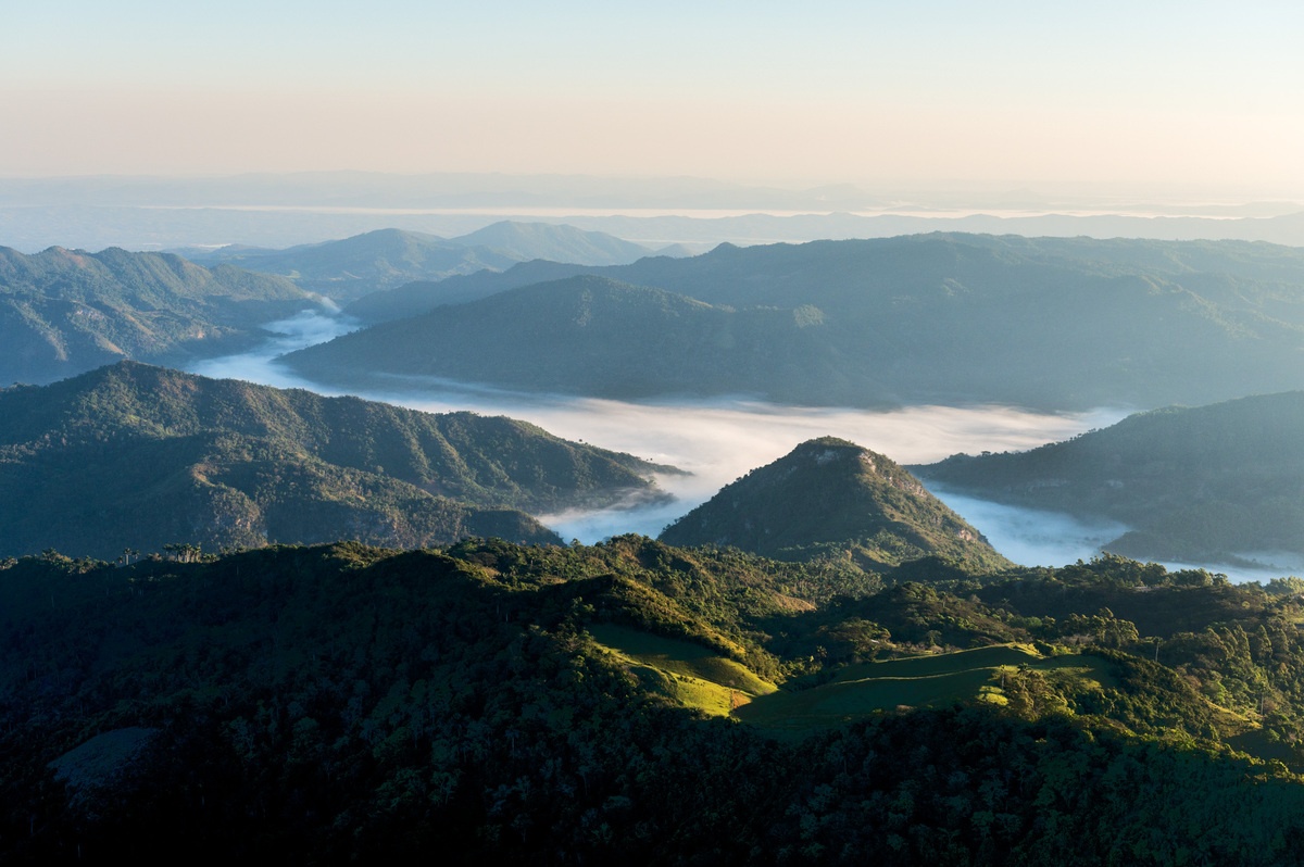 Ông hào hứng kể lại: “Vẻ đẹp của thành phố Baracoa và các khu lân cận in sâu trong ký ức tôi. Tôi thích vung Trinidad và Playa Ancon ở miền Nam đất nước. Valle [de] Viñales là một trong những địa điểm tôi yêu mến nhất, ngoài ra còn có Cayerias del Norte, east of Varadero, where you find Cayo Las Brujas, Cayo Santa Maria and others.