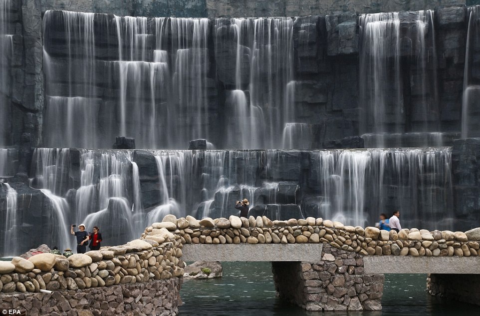 Ban quản lý công trình gốc cho biết dự án nên được giám sát bởi chính phủ và cần đạt những tiêu chuẩn nhất định.