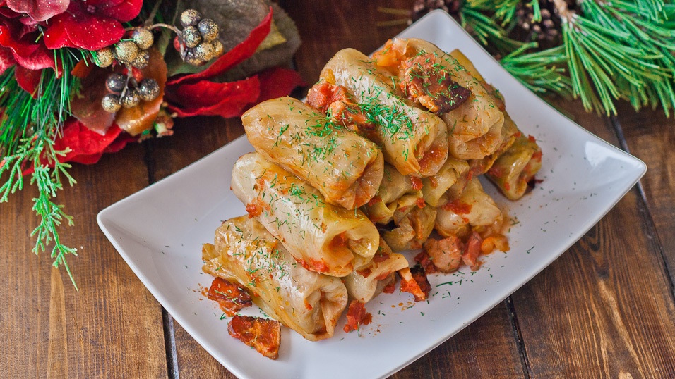 Sarmale (Romania): Với nguyên liệc chính làm từ thịt lợn, bắp cải và cà chua, món Sarmale khá dễ ăn và hay được làm vào mùa lạnh. Ảnh: Jocooks.com.