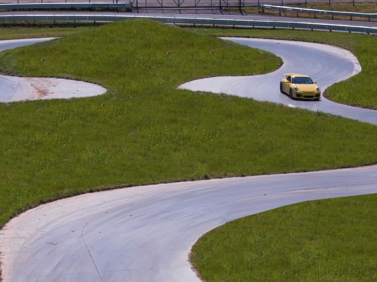 Tại đây sẽ có một đoạn đường chạy thử tốc độ cao dài 2,5 km.