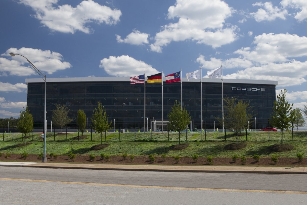 Bên trong, trung tâm có khu đánh giá hiệu suất của người sử dụng xe, nơi các chuyên gia phân tích khả năng điều khiển xe của các tài xế. 