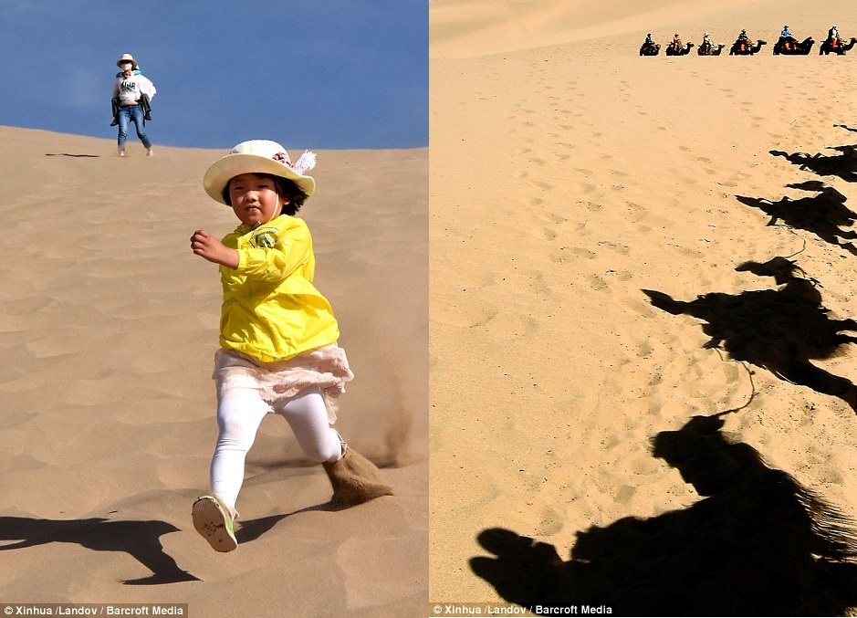 Trẻ em có thể thoải mái trượt cát với rất ít rủi ro, một lý do khiến nơi này trở nên đông khách.