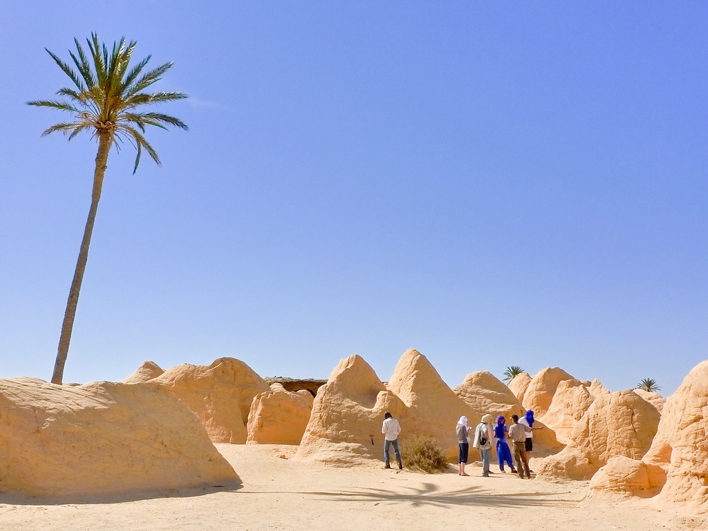 Kebili (Tunisia): 55 độ C - nhiệt độ không khí cao nhất từng được ghi nhận ở châu Phi.