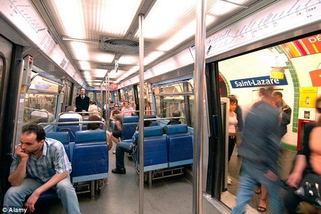 Paris lên kế hoạch cho một thẻ thông hành mới, cho phép du khách sử dụng tàu điện ngầm và vào cửa bảo tàng.