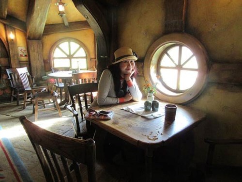 Du khách có thể vào trong nhà tham quan.