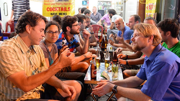 Gia bia TP HCM re thu 6 the gioi hinh anh