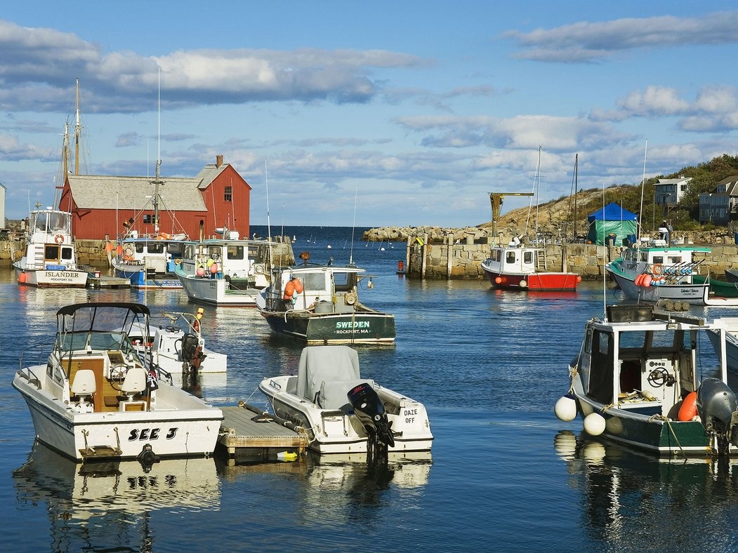 Câu cá ở Massachusetts: Gloucester ở Mũi Ann (cách Boston khoảng 50 km) là cảng cá cổ nhất nước Mỹ. Cạnh đó, thị trấn Rockport có nhiều cửa hiệu, nhà hàng và phòng tranh đáng khám phá.