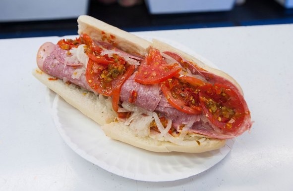 Gọi một chiếc bánh mì kẹp ở New Jersey: Tại tiểu bang này, bánh mì sandwich có rất nhiều loại nhân, như xúc xích, thịt... ăn kèm rau và sốt ngon tuyệt.