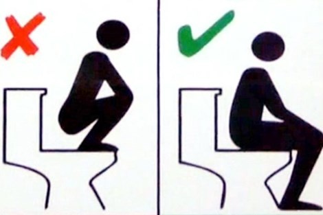Áp phích vẽ hình ảnh cách ngồi bồn xí