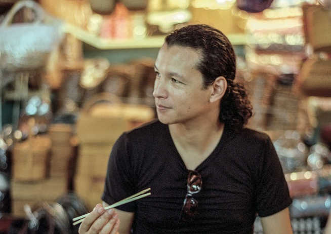 Dau bep tru danh khuyen du khach chon quan via he o Viet Nam hinh anh