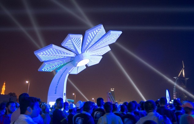 Dubai lap ‘cay thong minh' phat Wi-Fi mien phi hinh anh