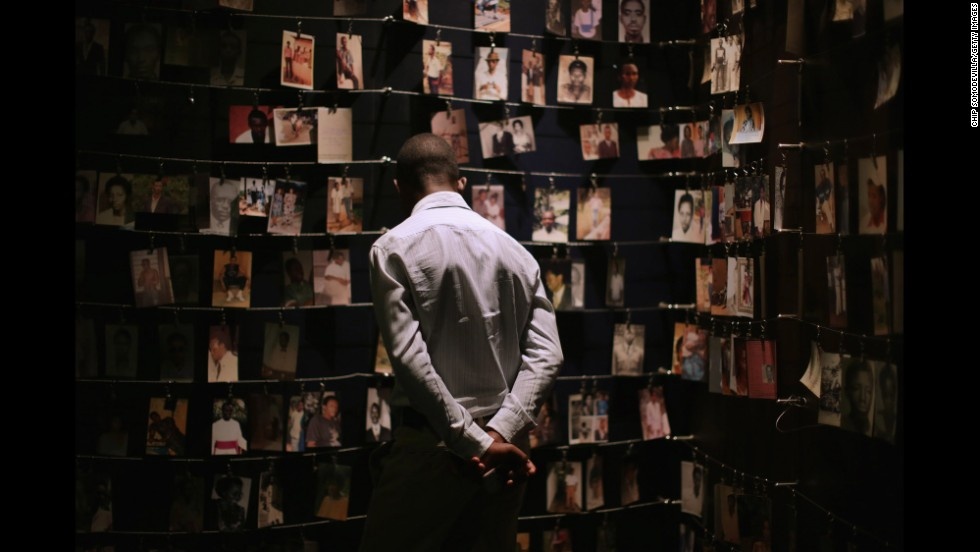 Đài tưởng niệm Nạn diệt chủng Rwanda (Rwanda): Trong 100 ngày từ tháng 4 tới tháng 7 năm 1994, khoảng 500.000 đến 1 triệu người ở quốc gia châu Phi này, chủ yếu là người Tutsi và Hutu, đã bị sát hại. Đài tưởng niệm sự kiện khủng khiếp này được đặt ở nơi 250.000 người được chôn cất trong 8 ngôi mộ tập thể. Các du khách có thể tham quan hố chôn, nghe lời kể của những người sống sót.