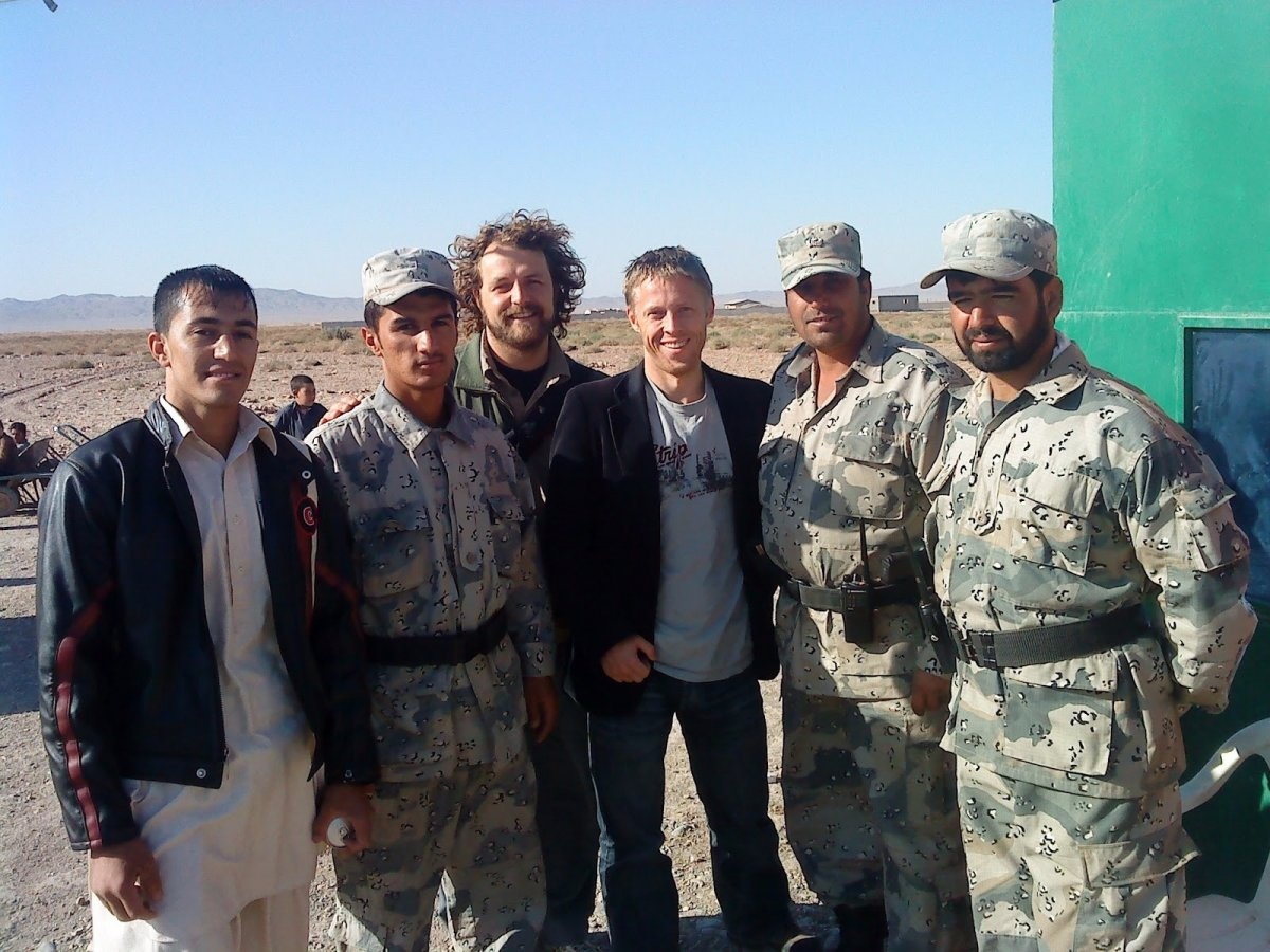 Đi qua biên giới từ Afghanistan về Iran là điều không dễ dàng gì. Sau khi chờ đợi ngoài đại sứ quán Iran khá lâu, Garfors phải thuyết phục họ rằng anh tới Afghanistan dưới vai trò du khách. Cuối cùng các cảnh sát biên cũng cho phép anh trở về Iran.