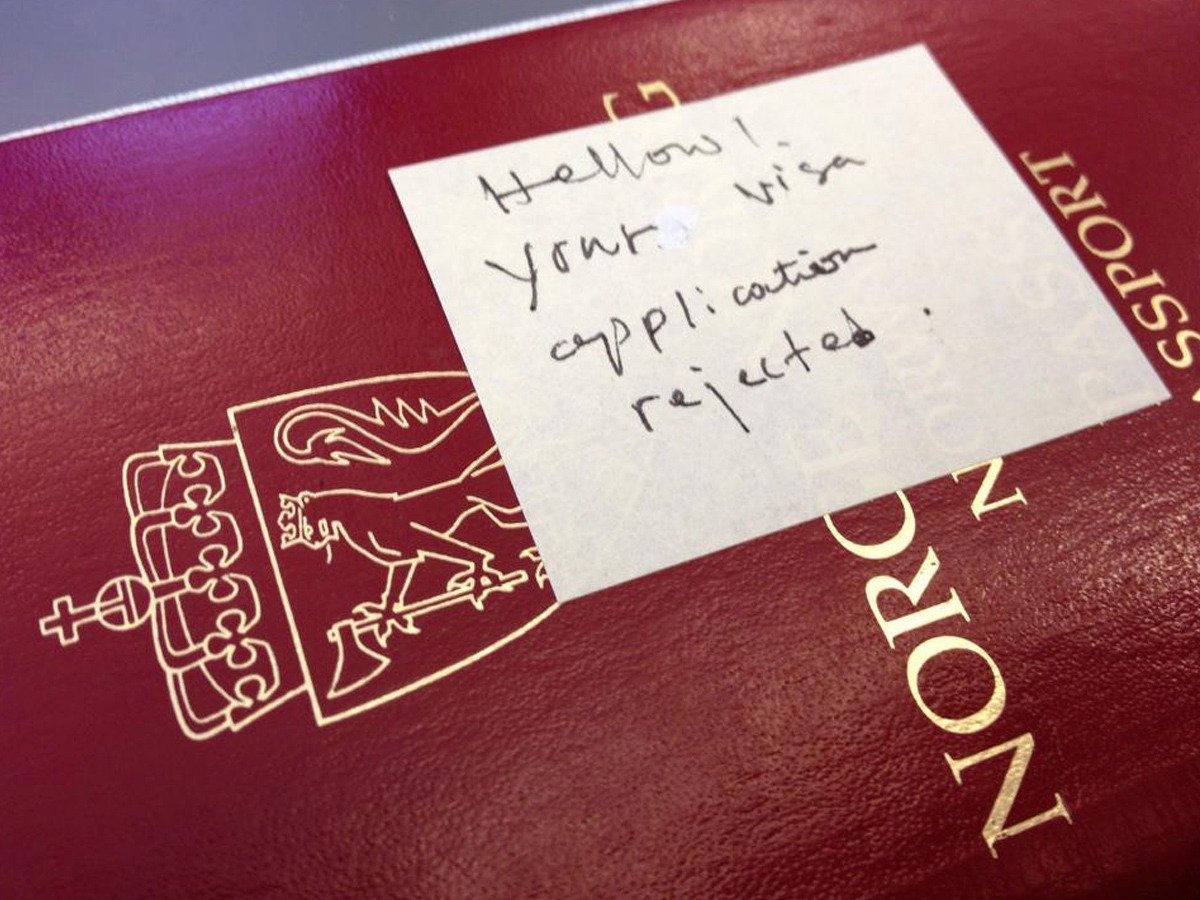 Anh đã phải xin nhiều lần mới được phép vào Eritrea, một đất nước Đông Phi sát Sudan và Ethiopia. Đây là lần đầu tiên và cũng là duy nhất Garfors thấy từ “hello” (xin chào) có chữ “w”.